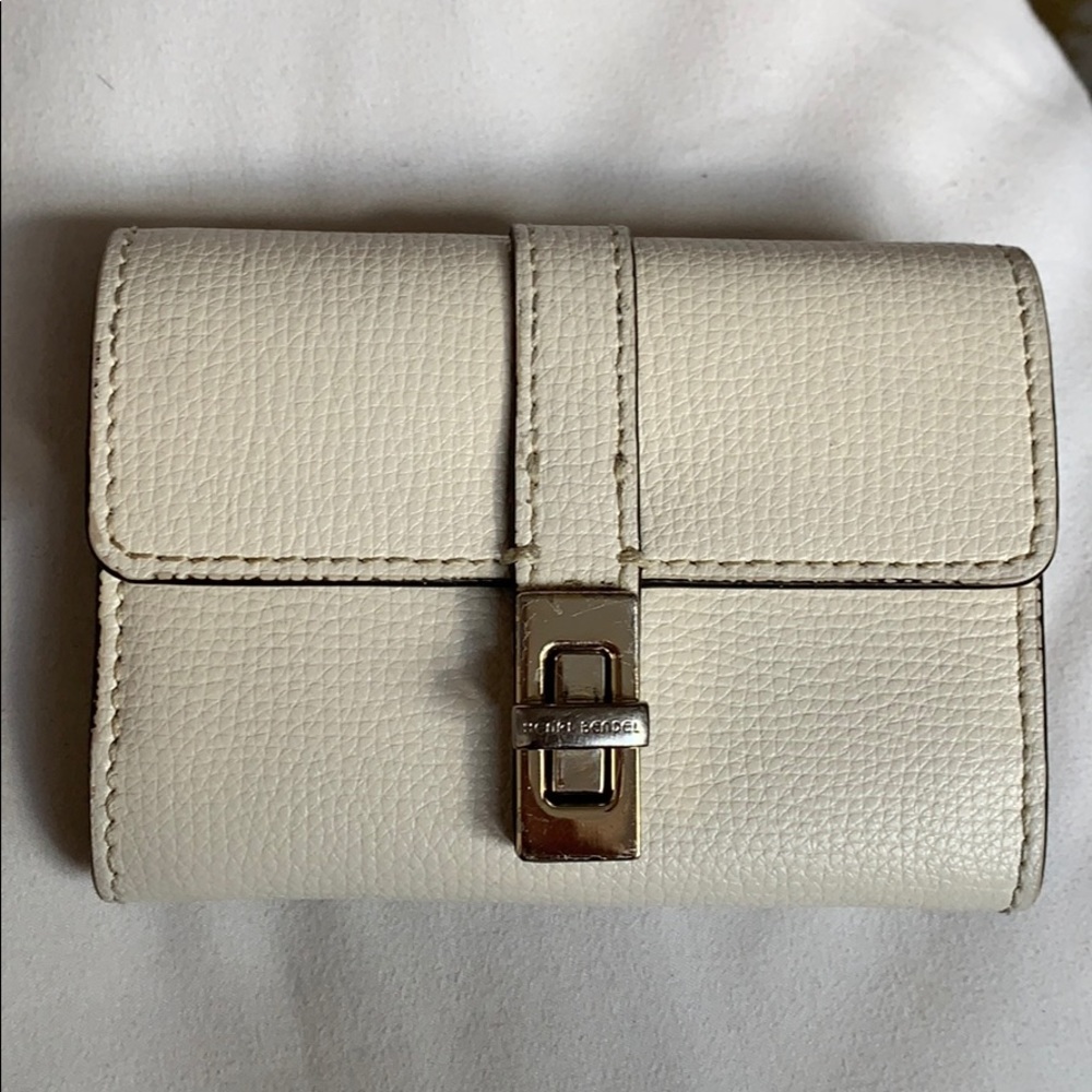 Henri Bendel Wallet